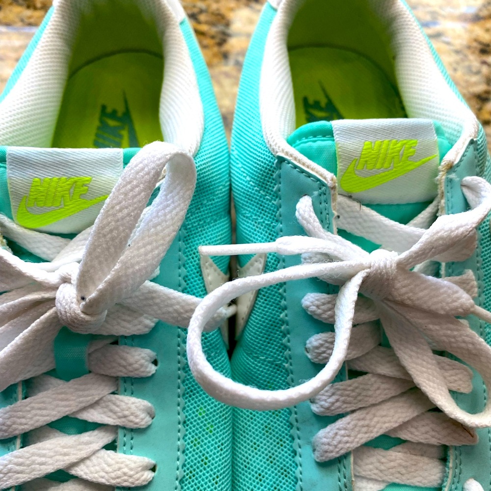 Throwback Nike Kicks - image 4